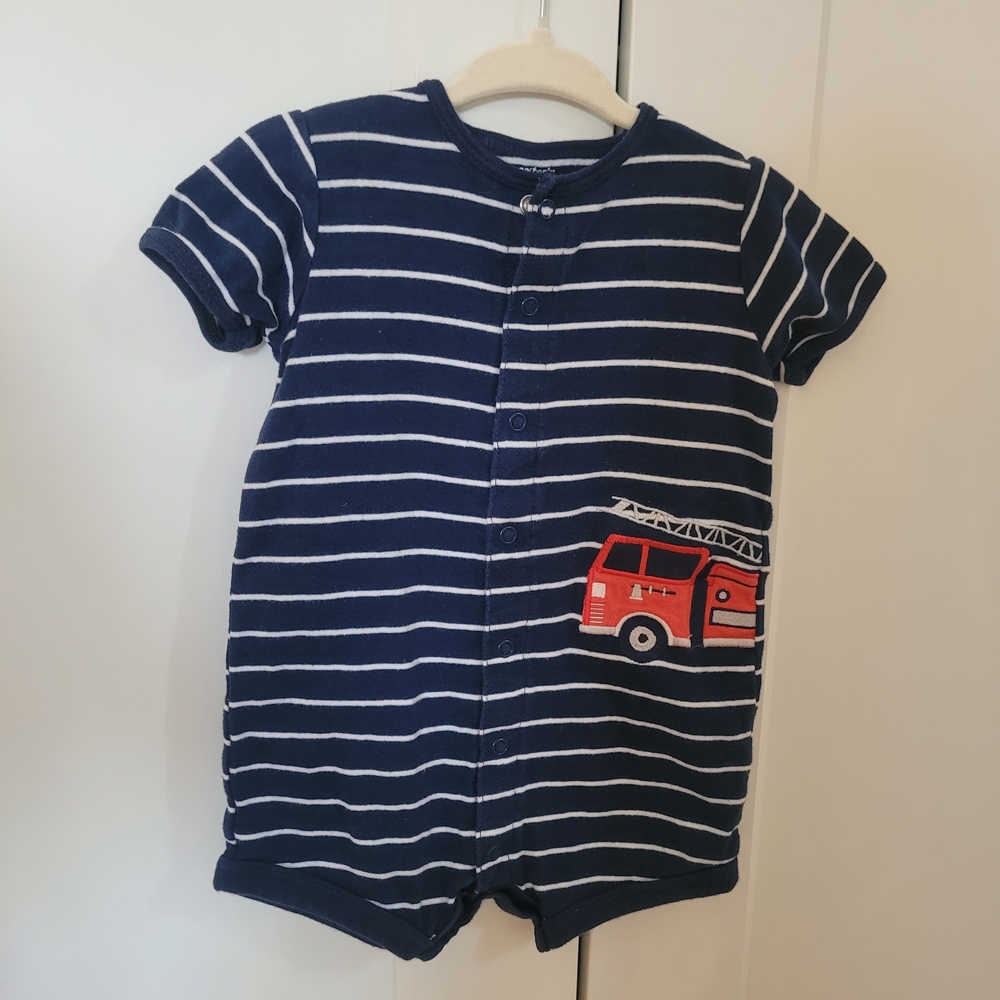 🧸4/20$ Carter's Navy and White Striped Baby Romper Size 12M Boy Firetruck